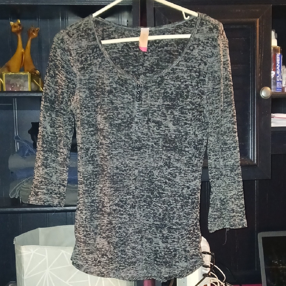 No Boundaries Black and Gray Crew Neck Sweater